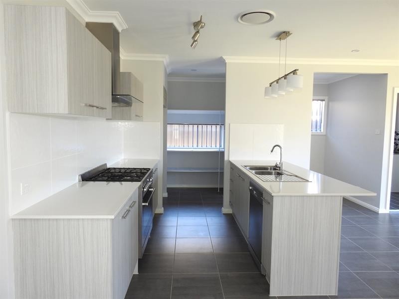 73 Commissioners Dr, Denham Court NSW 2565