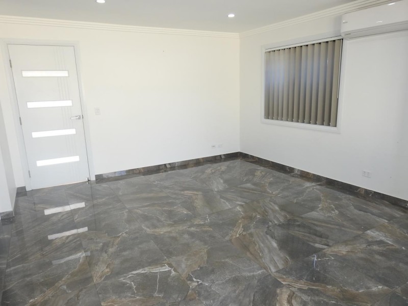 62 Tallowood Cres, Bossley Park NSW 2176