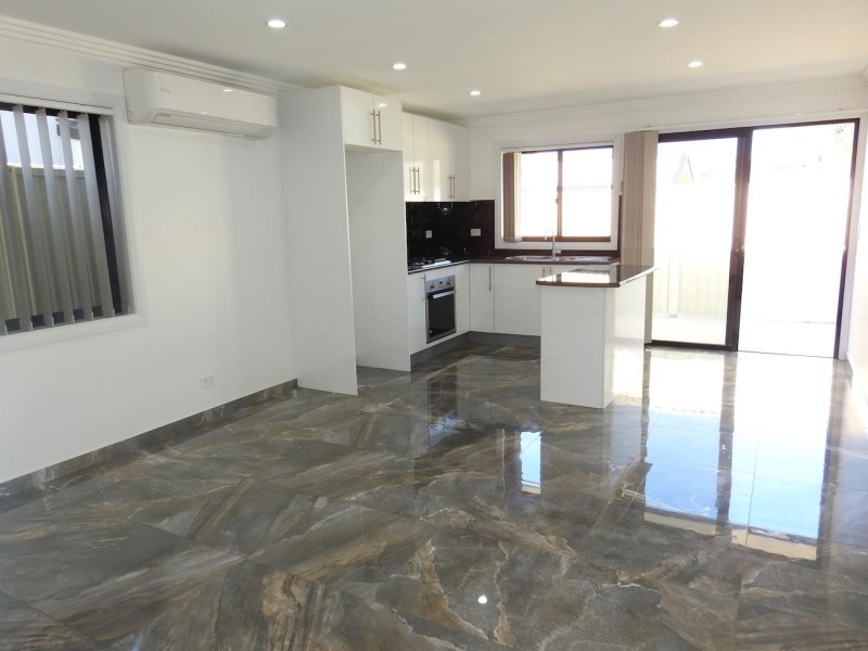 62 Tallowood Cres, Bossley Park NSW 2176