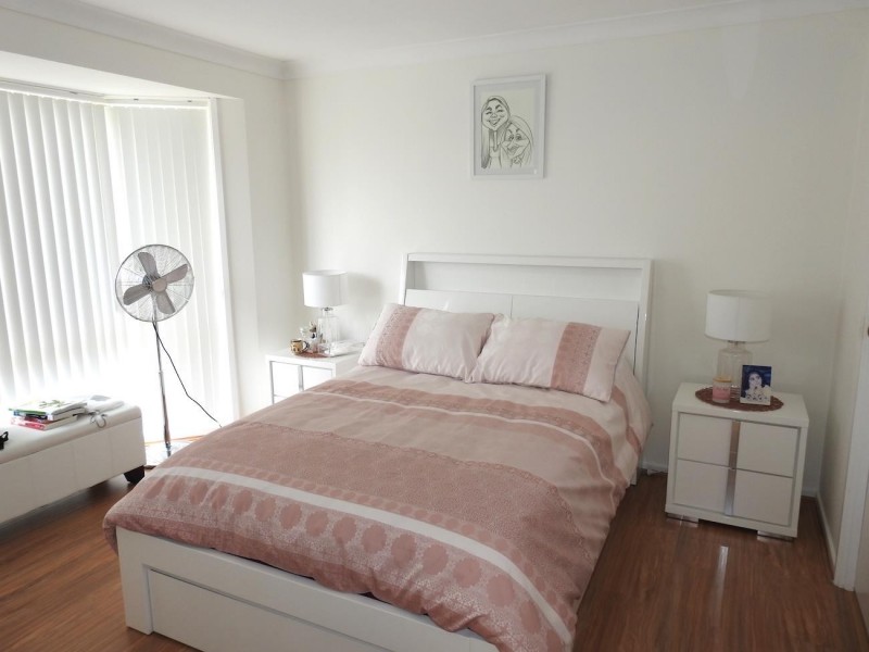 73 Swan Rd, Edensor Park NSW 2176
