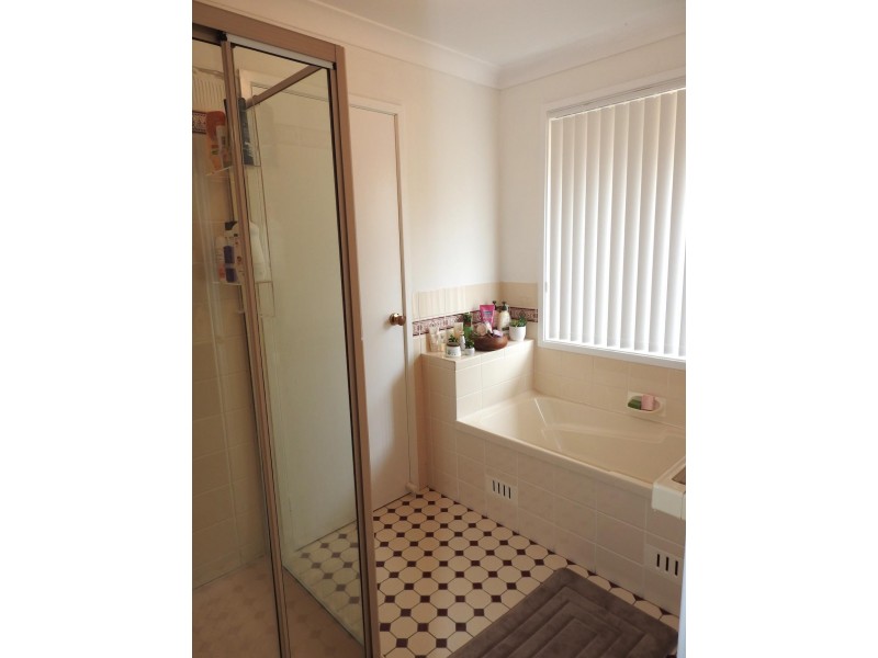 73 Swan Rd, Edensor Park NSW 2176