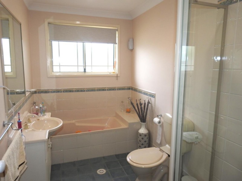 11 Goodooga Cl, Hinchinbrook NSW 2168