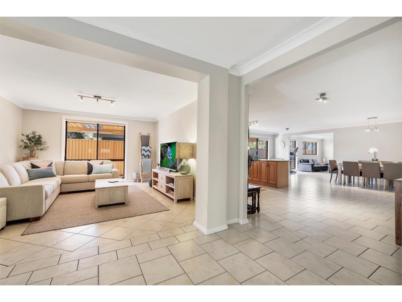 23 Mawbanna Close, West Hoxton NSW 2171