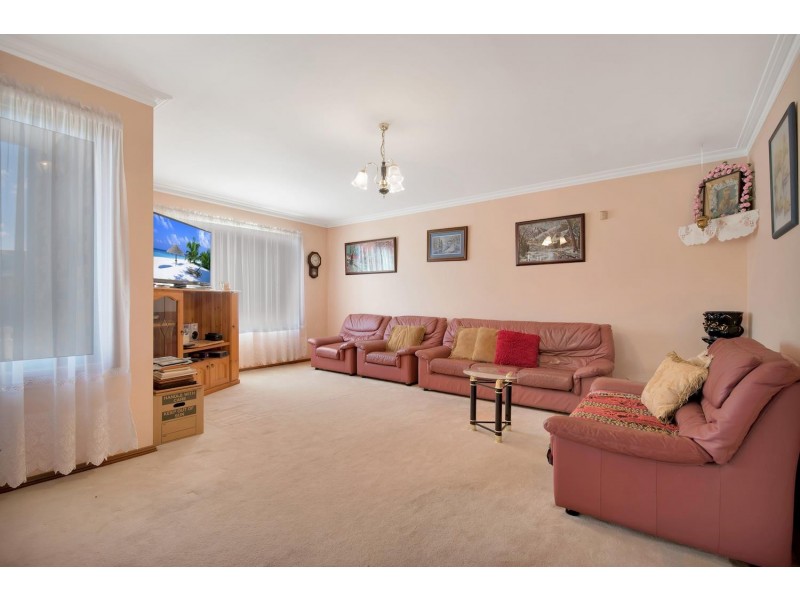 24 Heysen Street, Abbotsbury NSW 2176