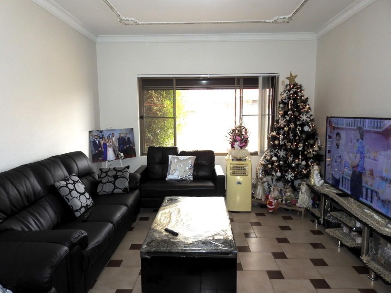 11 Candlewood Street, Bossley Park NSW 2176