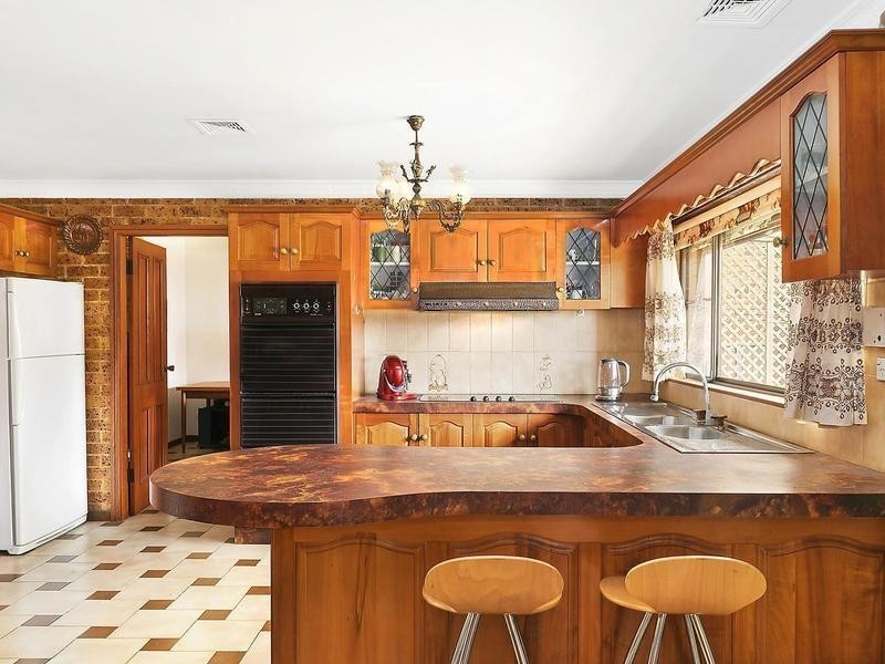 11 Candlewood Street, Bossley Park NSW 2176