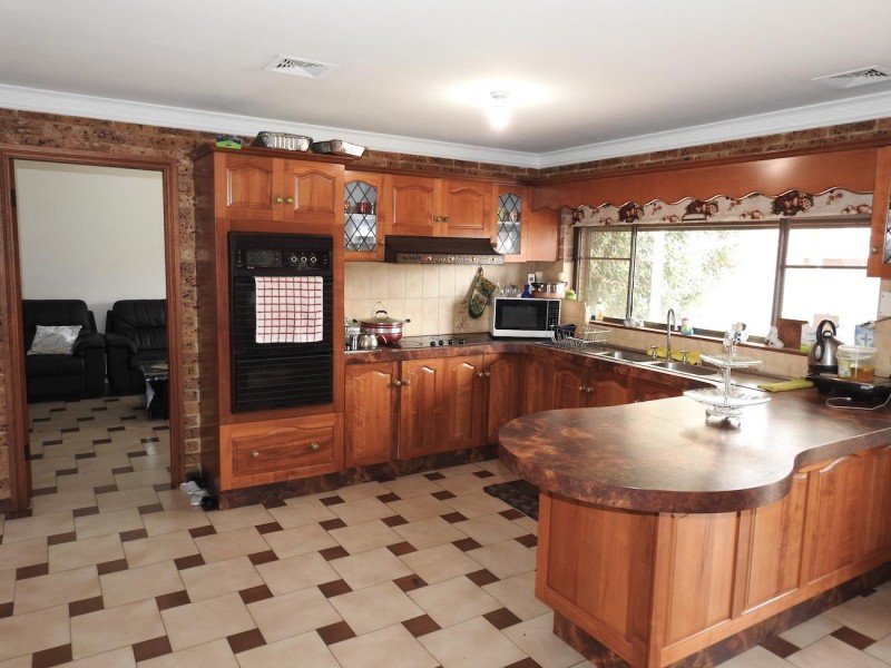 11 Candlewood Street, Bossley Park NSW 2176