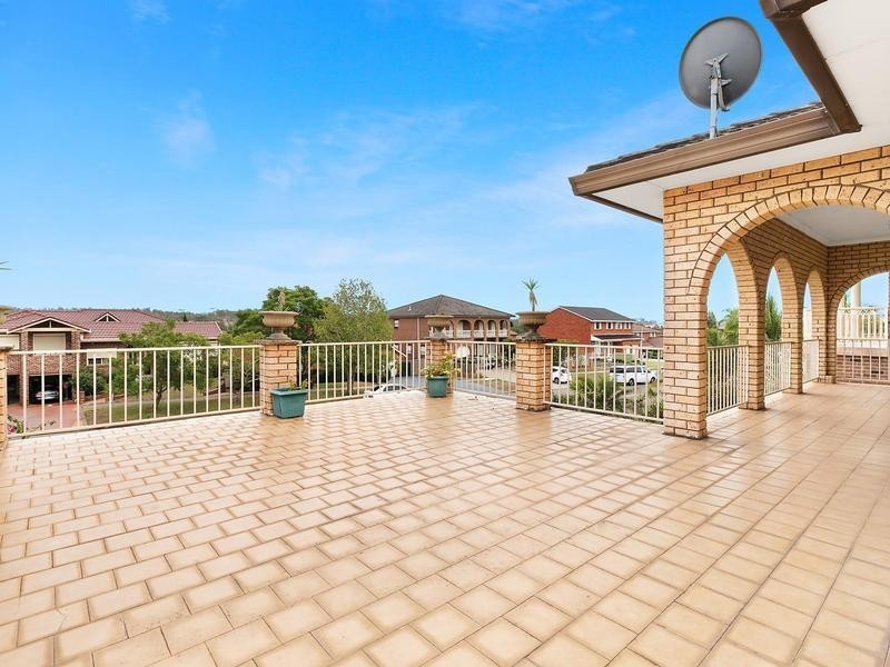 11 Candlewood Street, Bossley Park NSW 2176