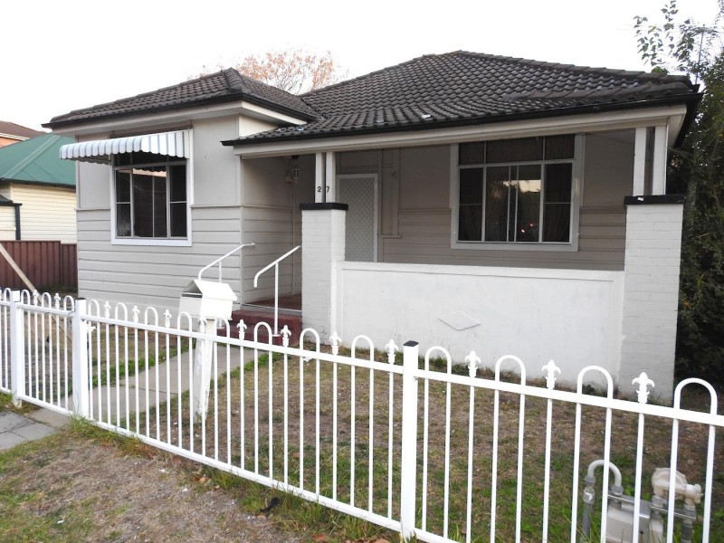 27  Hardy Street, Fairfield NSW 2165