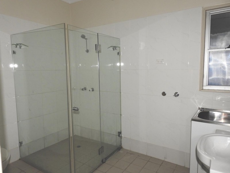 27  Hardy Street, Fairfield NSW 2165