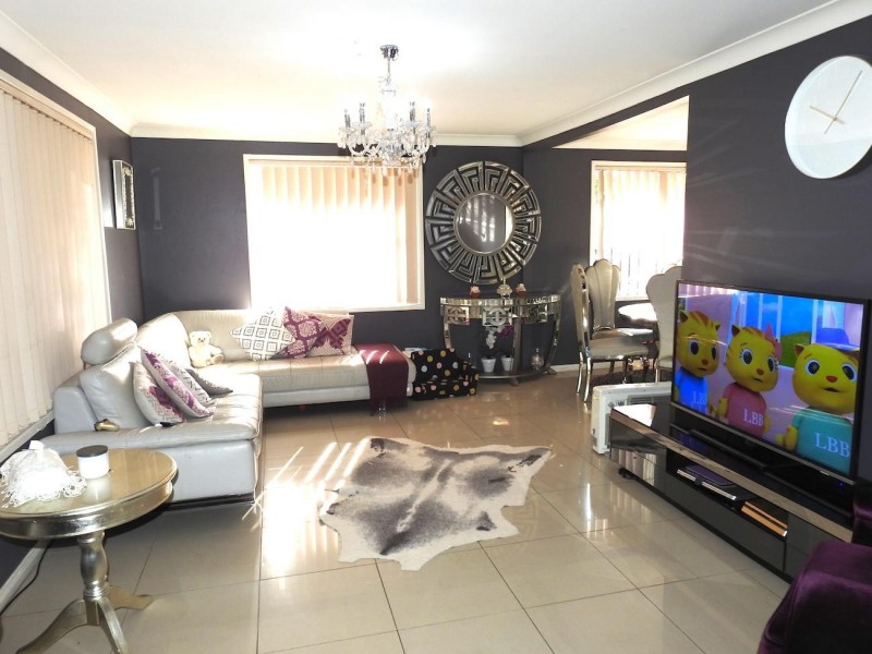 954 The Horsley Drive, Wetherill Park NSW 2164