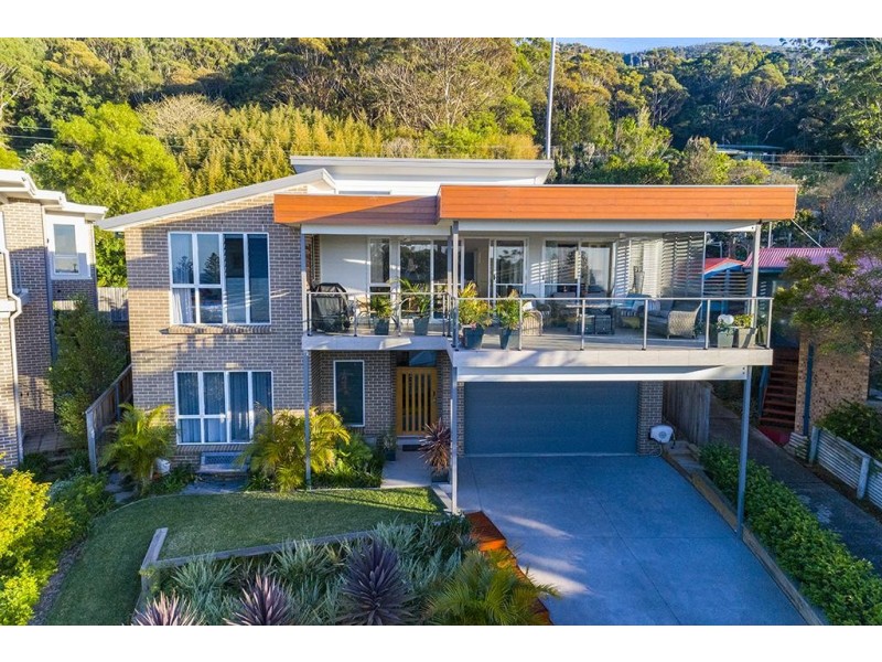 11 Elanora Place, Coledale NSW 2515