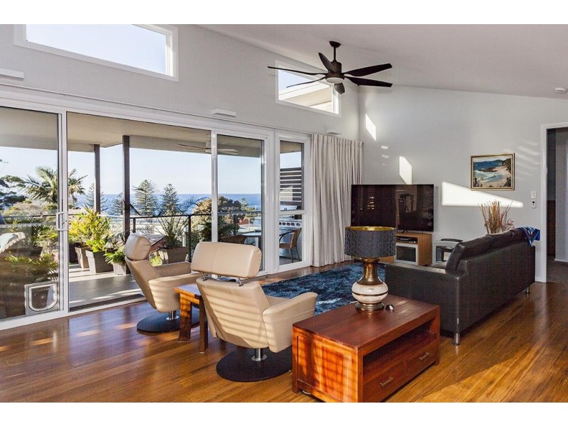 11 Elanora Place, Coledale NSW 2515