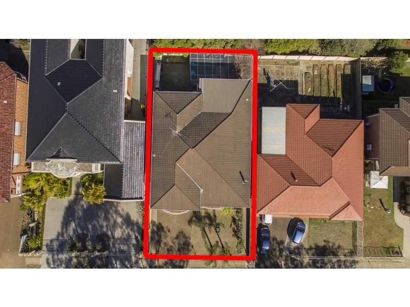 8 Gwandalan Road, Edensor Park NSW 2176