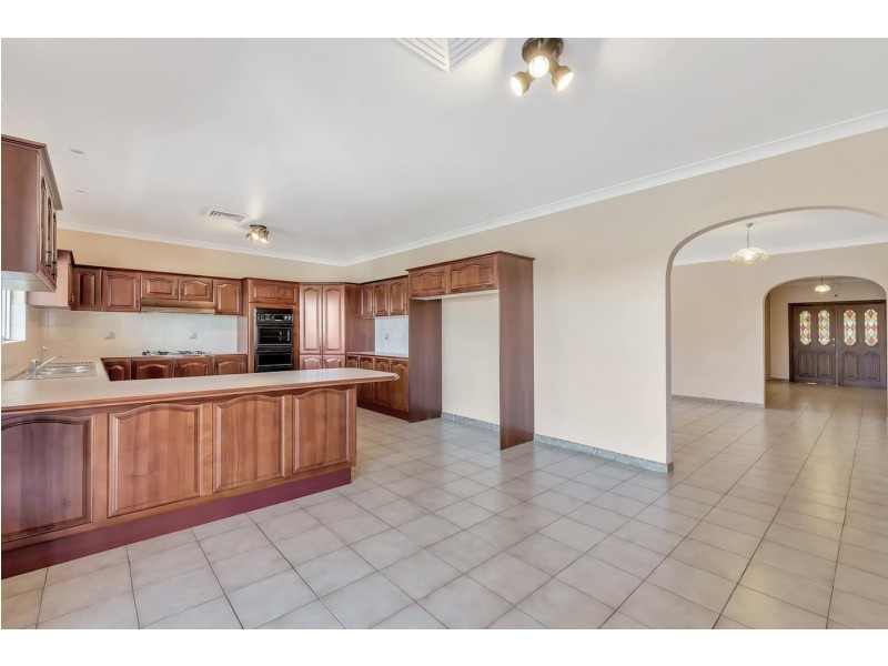 8 Gwandalan Road, Edensor Park NSW 2176