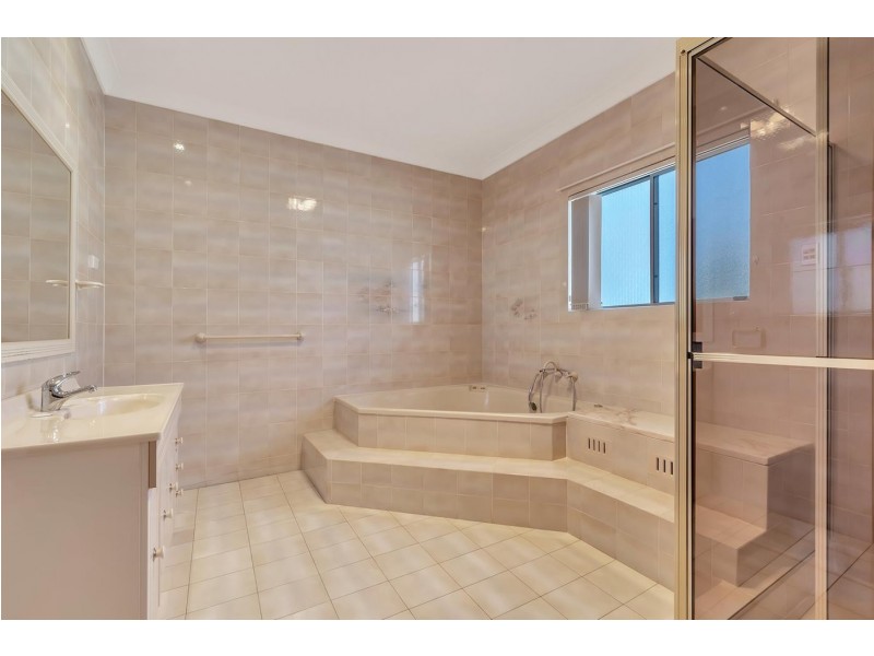 8 Gwandalan Road, Edensor Park NSW 2176