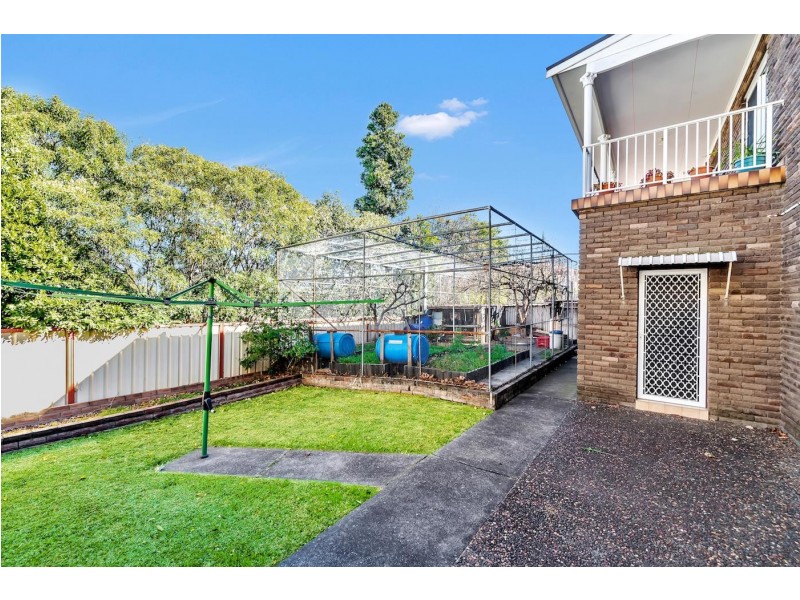 8 Gwandalan Road, Edensor Park NSW 2176