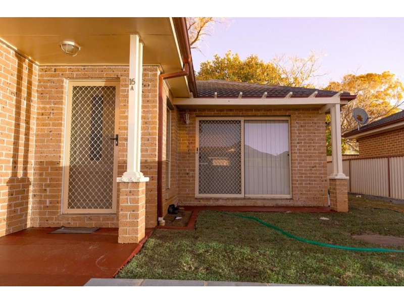 16A Oxford Street, Smithfield NSW 2164