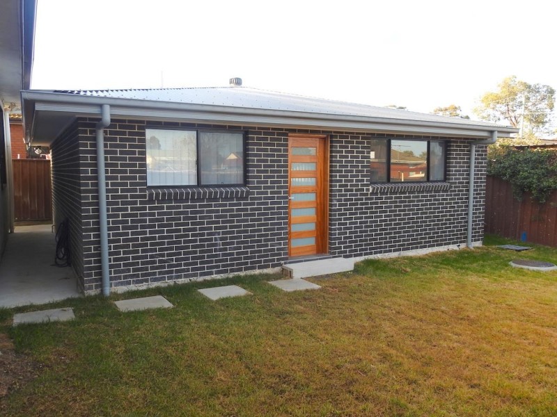 23A Oliveri Crescent, Green Valley NSW 2168