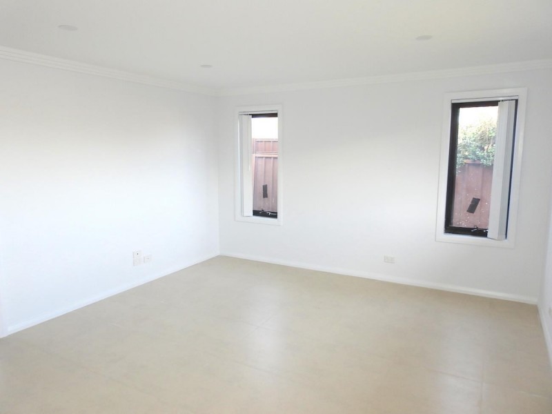 23A Oliveri Crescent, Green Valley NSW 2168