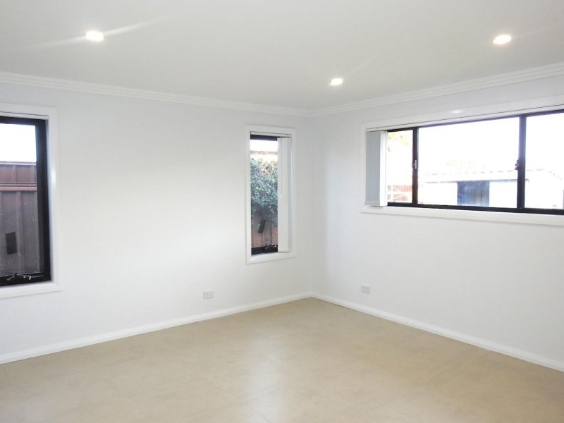 23A Oliveri Crescent, Green Valley NSW 2168