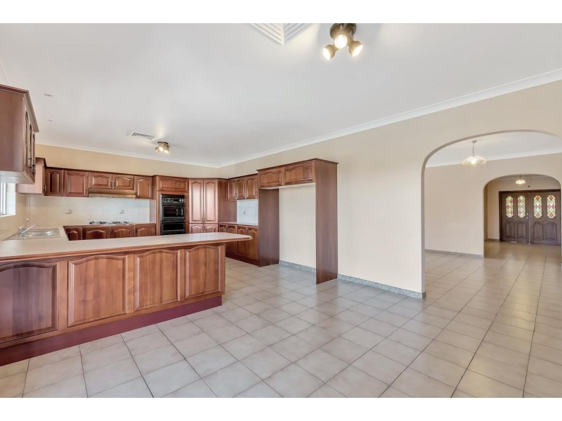 8 Gwandalan Road, Edensor Park NSW 2176