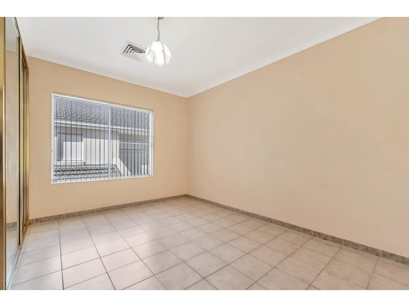 8 Gwandalan Road, Edensor Park NSW 2176