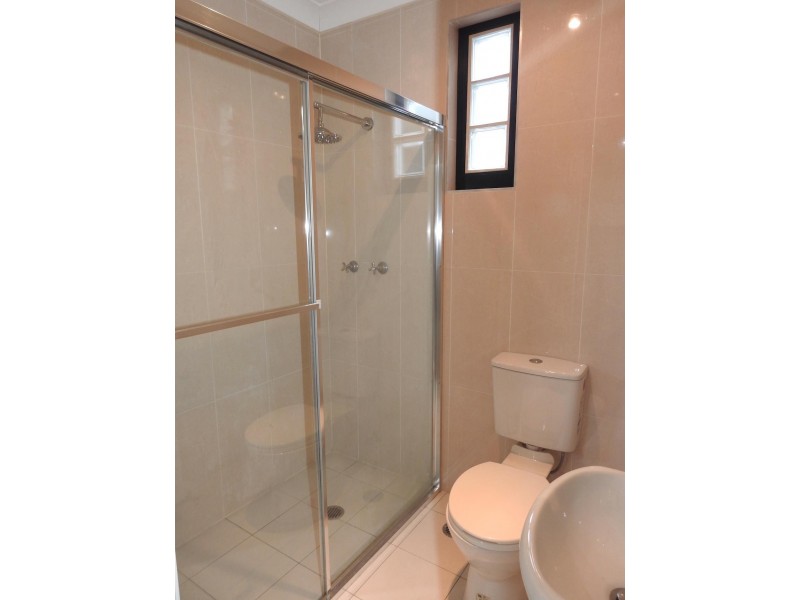 25A Norfolk Avenue, Fairfield West NSW 2165