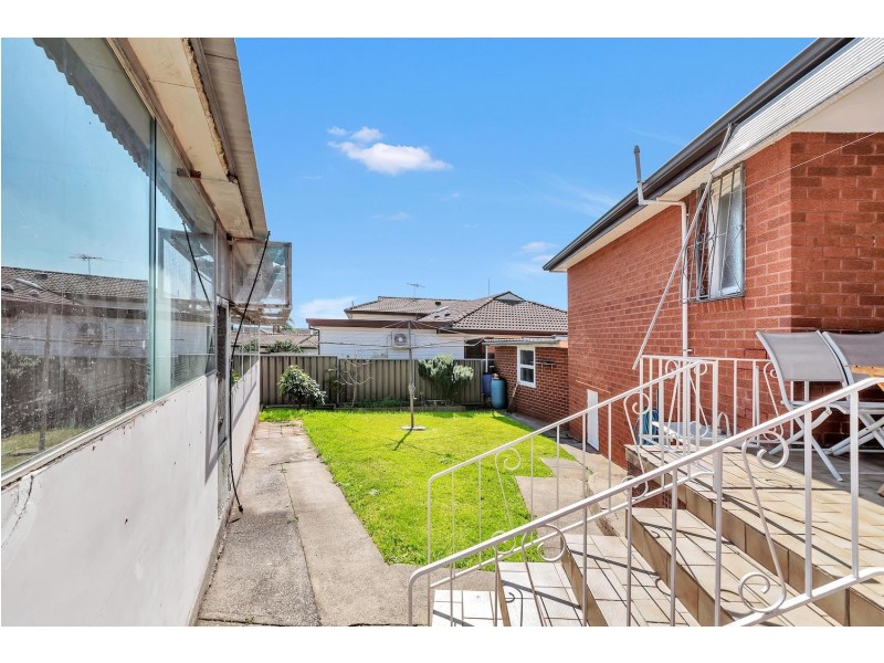 2 Stacey Street, Fairfield West NSW 2165