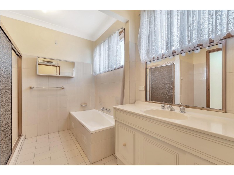 10 Winburndale Road, Wakeley NSW 2176