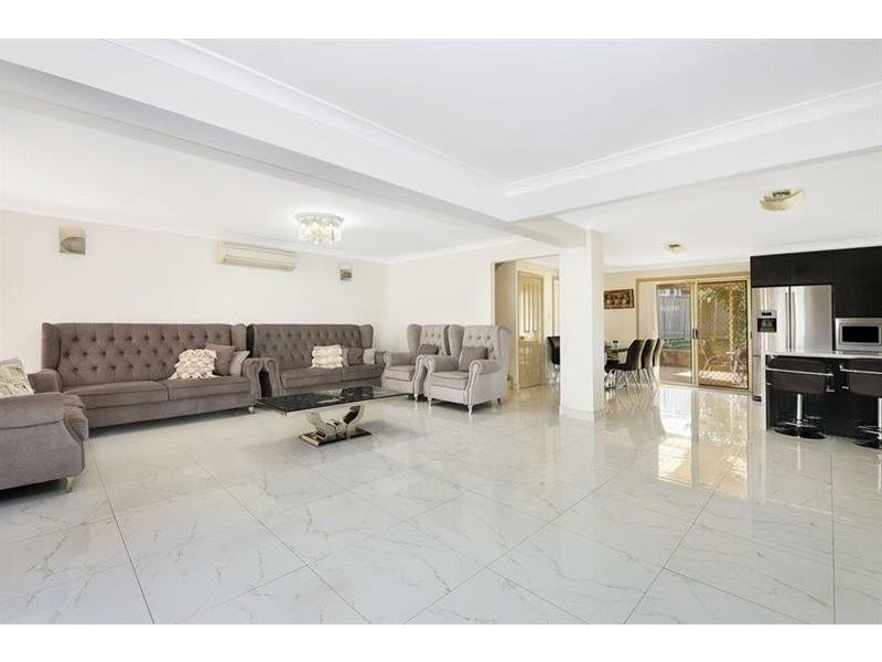 32A Cuthbert Crescent, Edensor Park NSW 2176