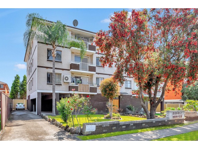 2/7 Carramar Avenue, Carramar NSW 2163