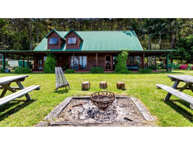 8 Railway Avenue, Scarborough NSW 2515