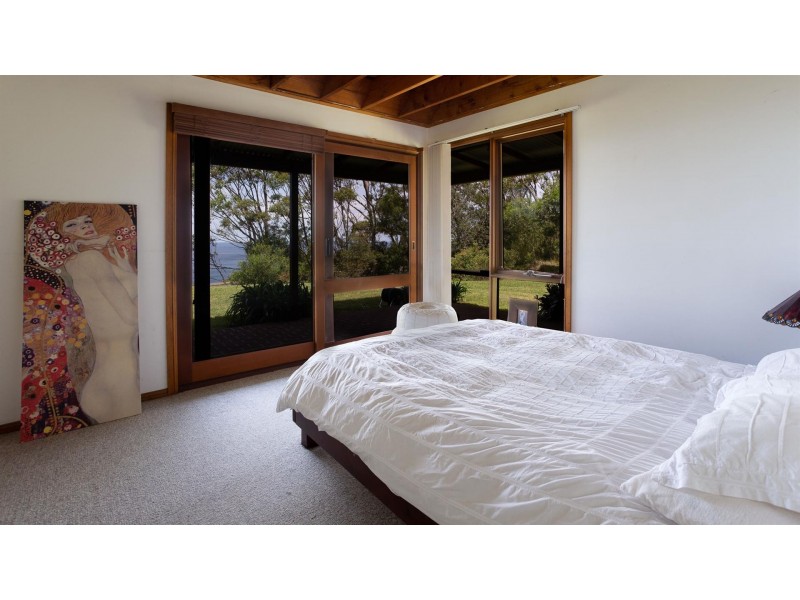 8 Railway Avenue, Scarborough NSW 2515