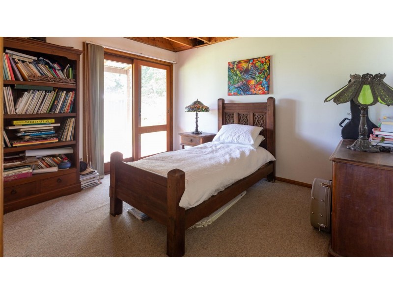 8 Railway Avenue, Scarborough NSW 2515