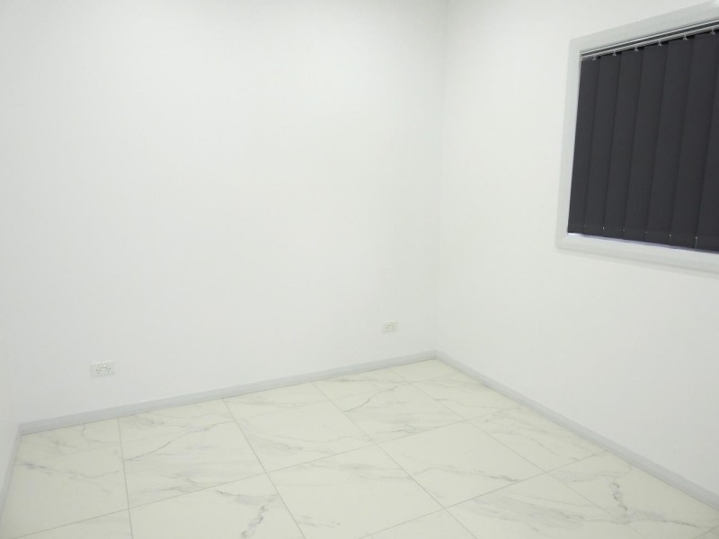 8A Adaptaur Close, Bossley Park NSW 2176