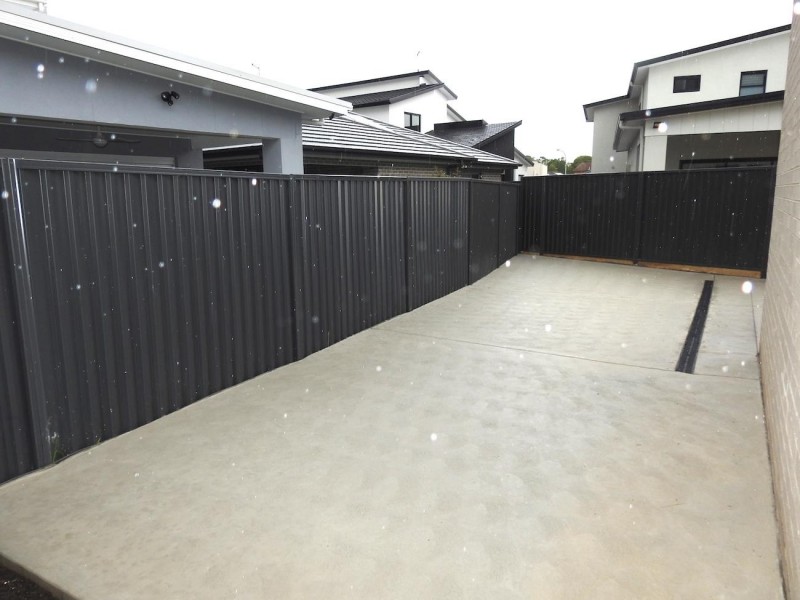 8A Adaptaur Close, Bossley Park NSW 2176