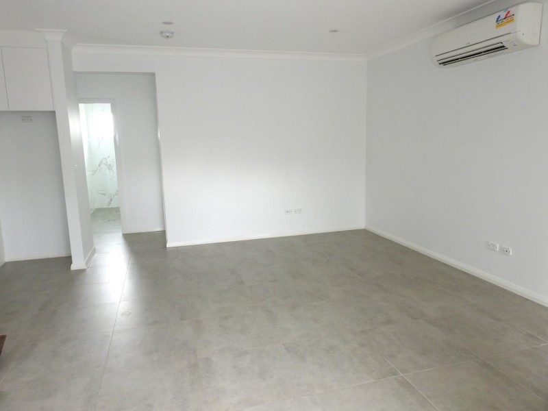 Edensor Park NSW 2176