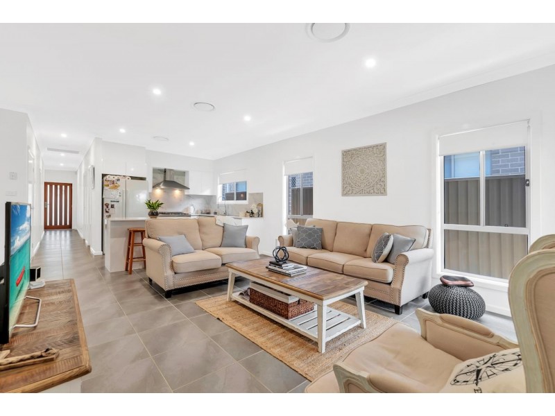 25 Mullumbimby Avenue, Hoxton Park NSW 2171