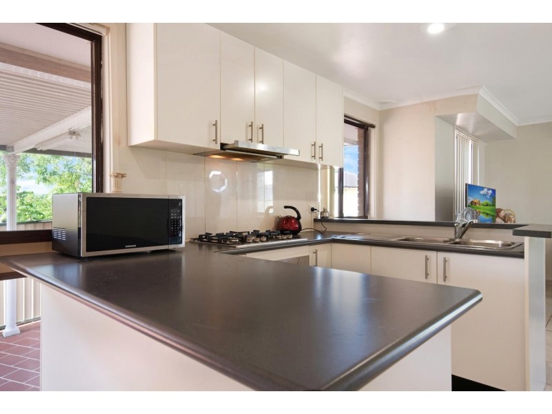 2 Kokoda Place, Bossley Park NSW 2176