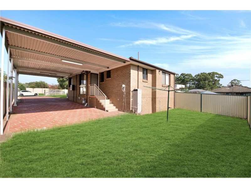 2 Kokoda Place, Bossley Park NSW 2176