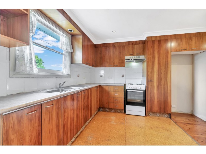 17 Tyrell Crescent, Fairfield West NSW 2165