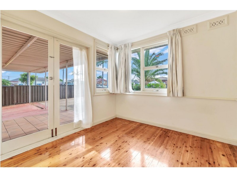 17 Tyrell Crescent, Fairfield West NSW 2165