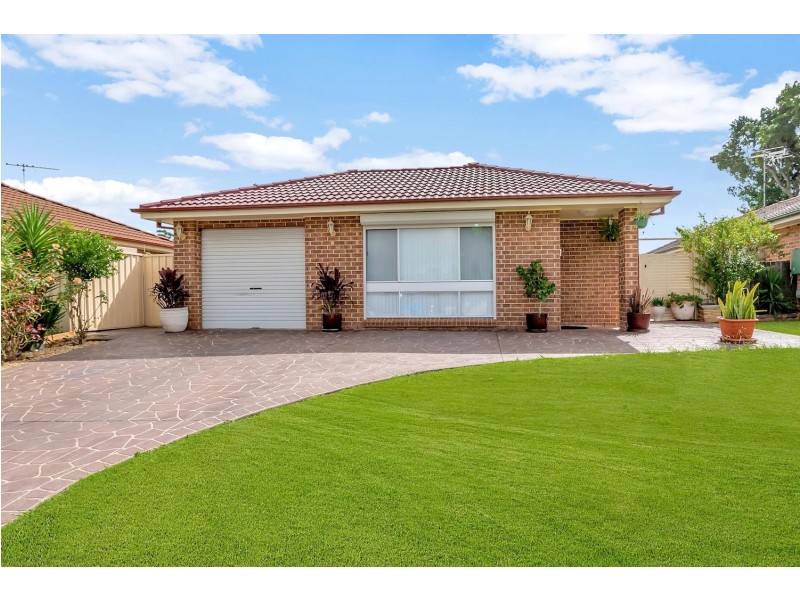 84 Falcon Circuit, Green Valley NSW 2168