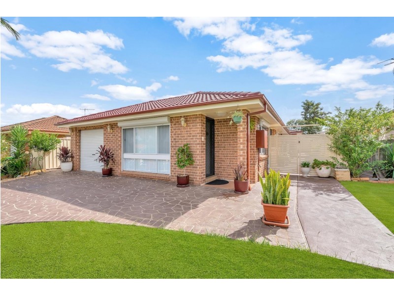 84 Falcon Circuit, Green Valley NSW 2168