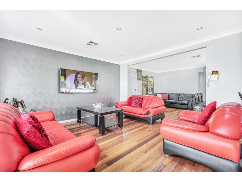 84 Falcon Circuit, Green Valley NSW 2168