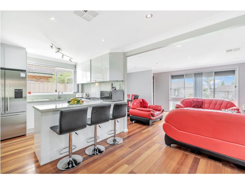 84 Falcon Circuit, Green Valley NSW 2168