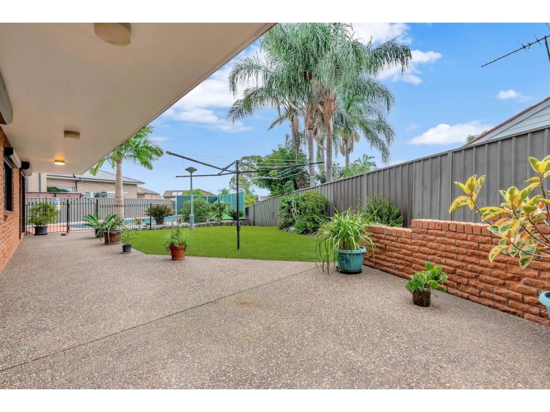 3 Blackwood  Close, Bossley Park NSW 2176