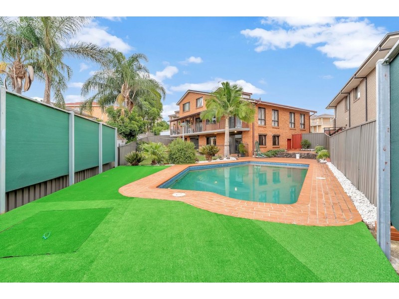 3 Blackwood  Close, Bossley Park NSW 2176
