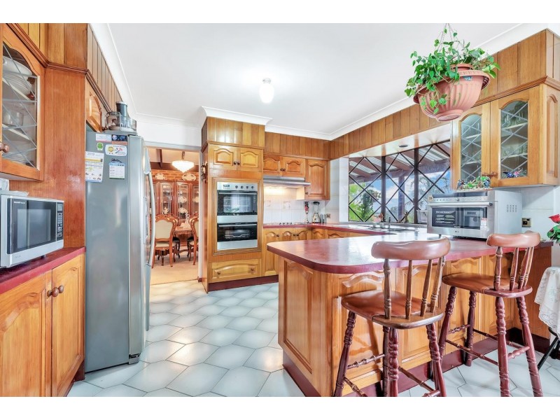 3 Blackwood  Close, Bossley Park NSW 2176